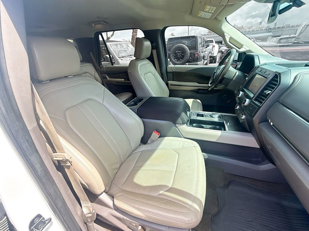 Used 2020 Ford Expedition Limited image 33