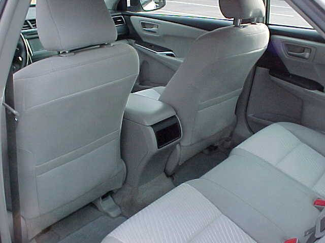 Used 2016 Toyota Camry LE image 15