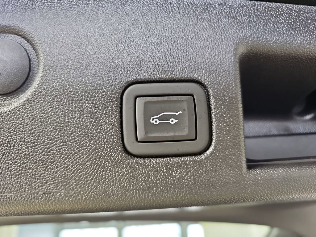 Certified 2023 Chevrolet Equinox RS w/ LPO, Floor Liner Package image 17