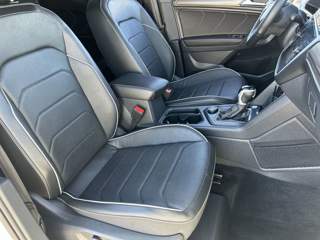 Certified 2023 Volkswagen Tiguan SEL R-Line AWD/4WD image 8