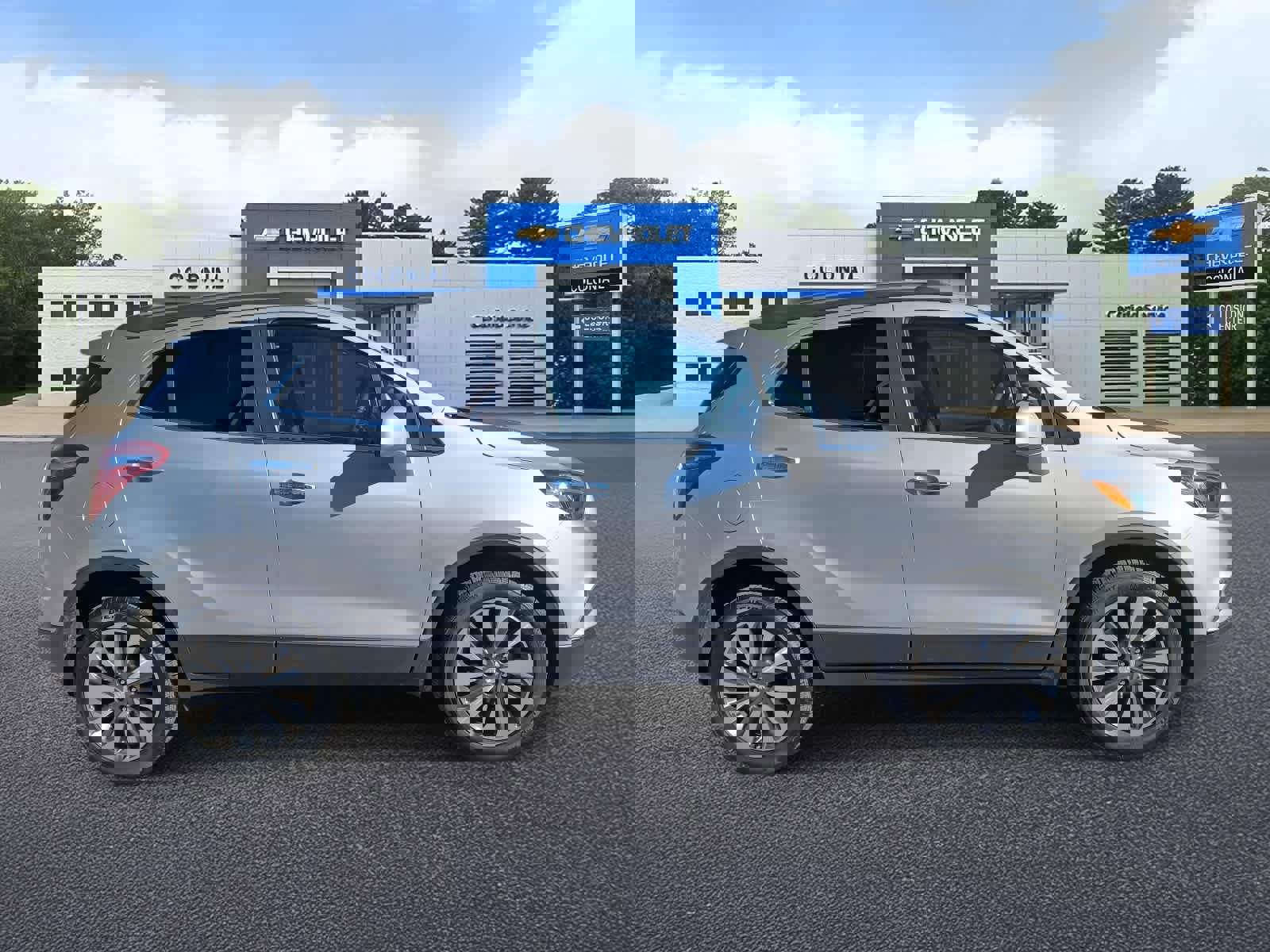 Used 2022 Buick Encore Preferred image 3