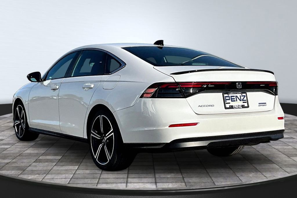 Used 2025 Honda Accord Sport image 4