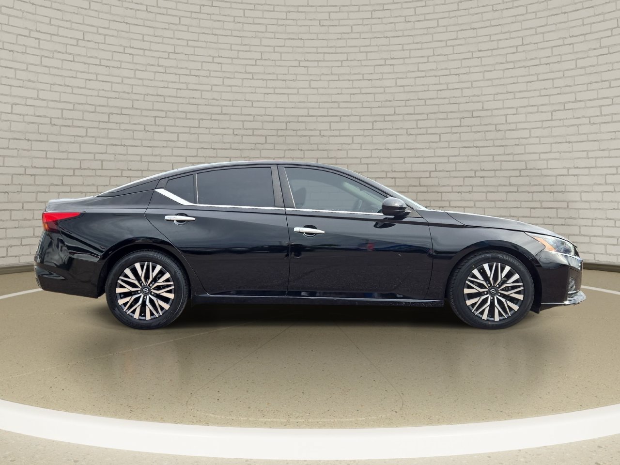 Certified 2023 Nissan Altima 2.5 SV FWD image 4