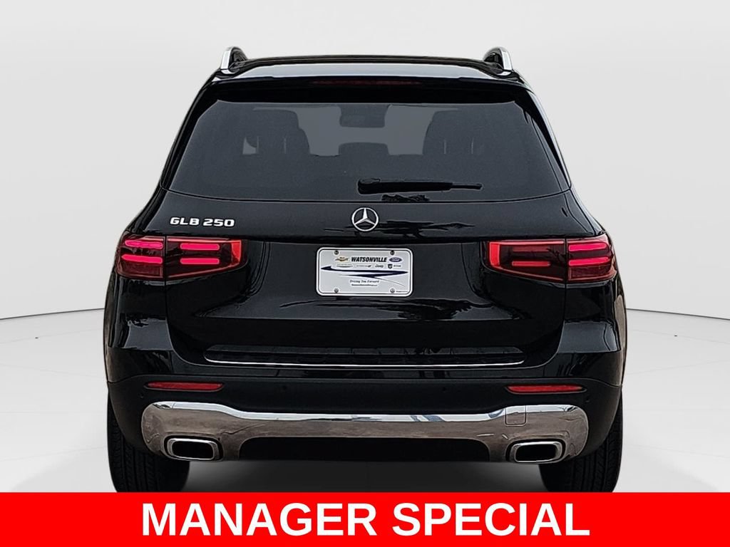 Used 2025 Mercedes-Benz GLB 250 image 4