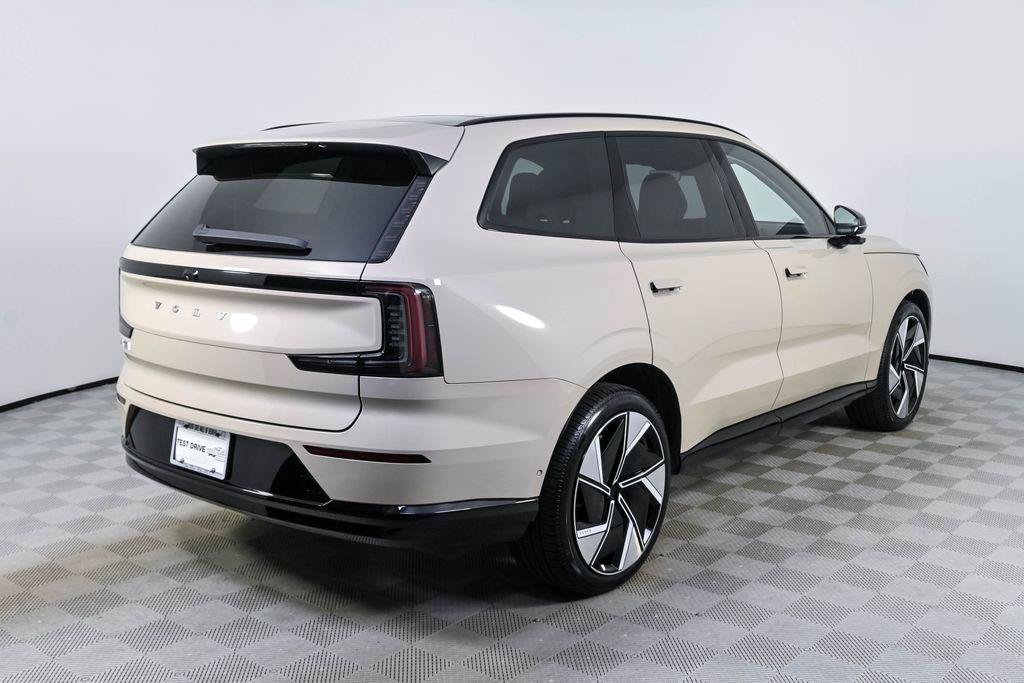 Certified 2025 Volvo EX90 Ultra AWD/4WD image 29