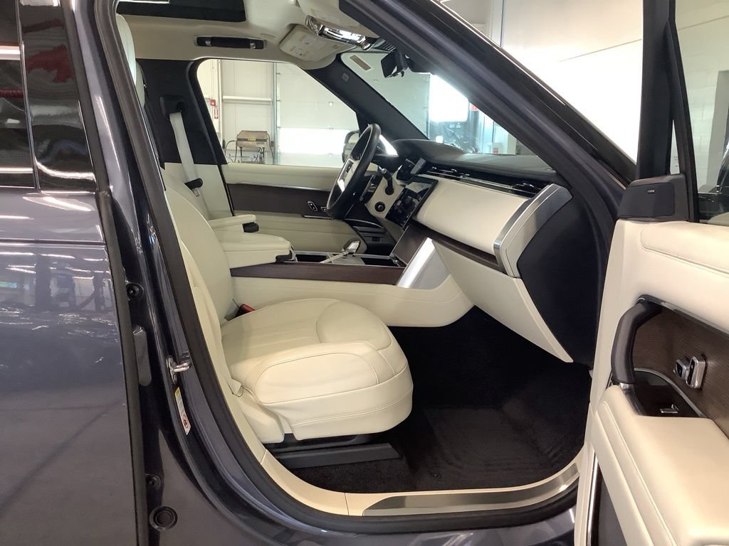 Used 2024 Land Rover Range Rover SE AWD/4WD image 15
