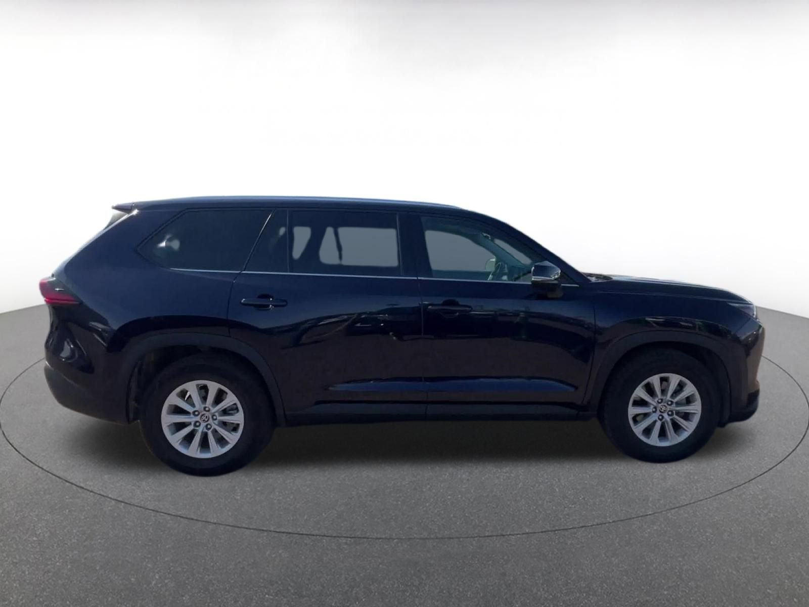 Used 2025 Toyota Grand Highlander FWD image 16