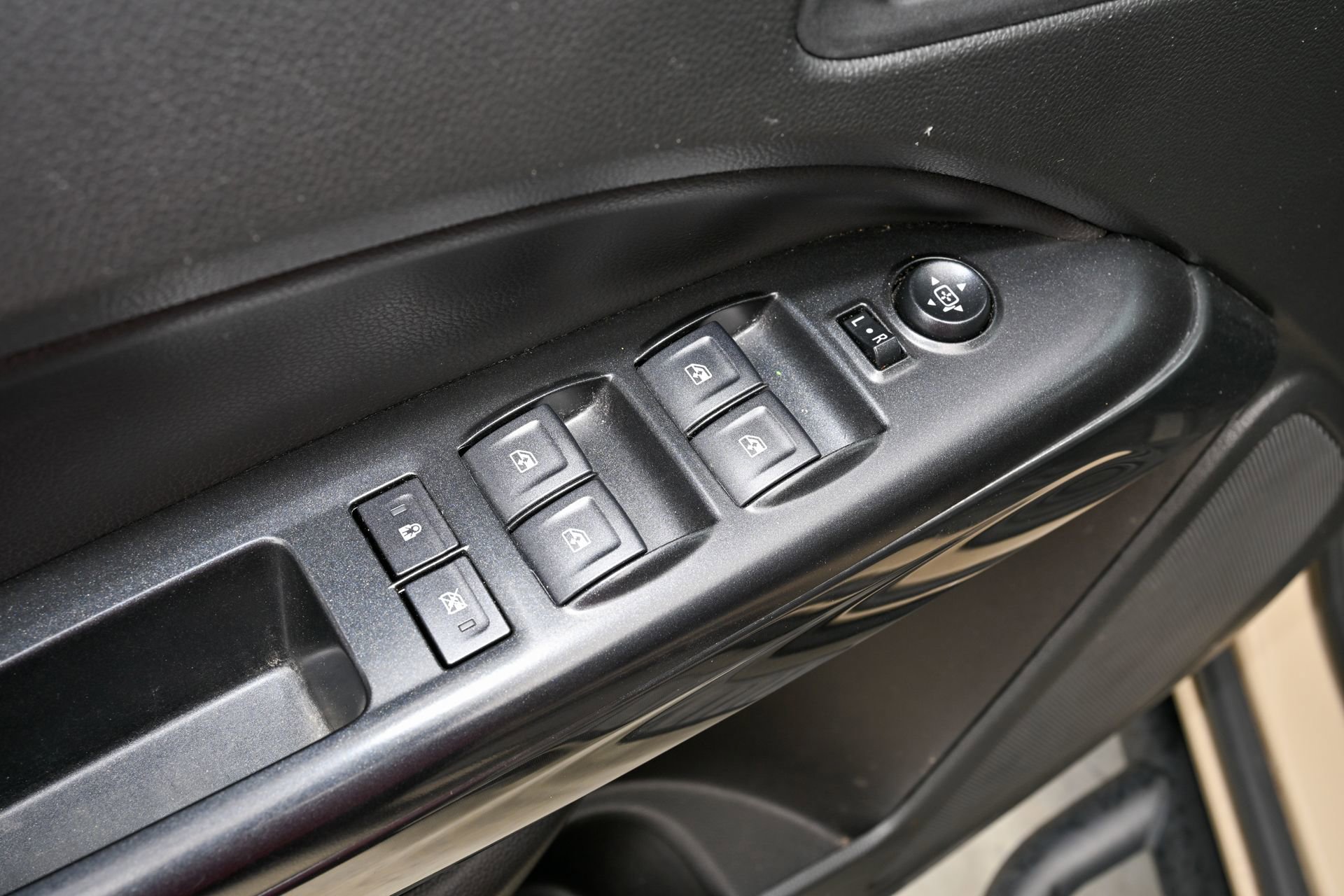 Used 2022 GMC Canyon AT4 image 25