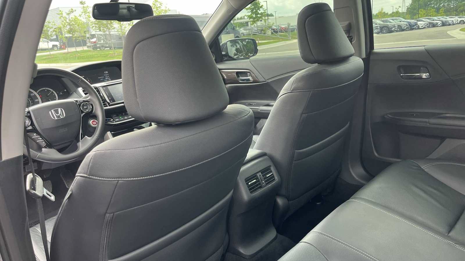 Used 2017 Honda Accord EX-L image 32