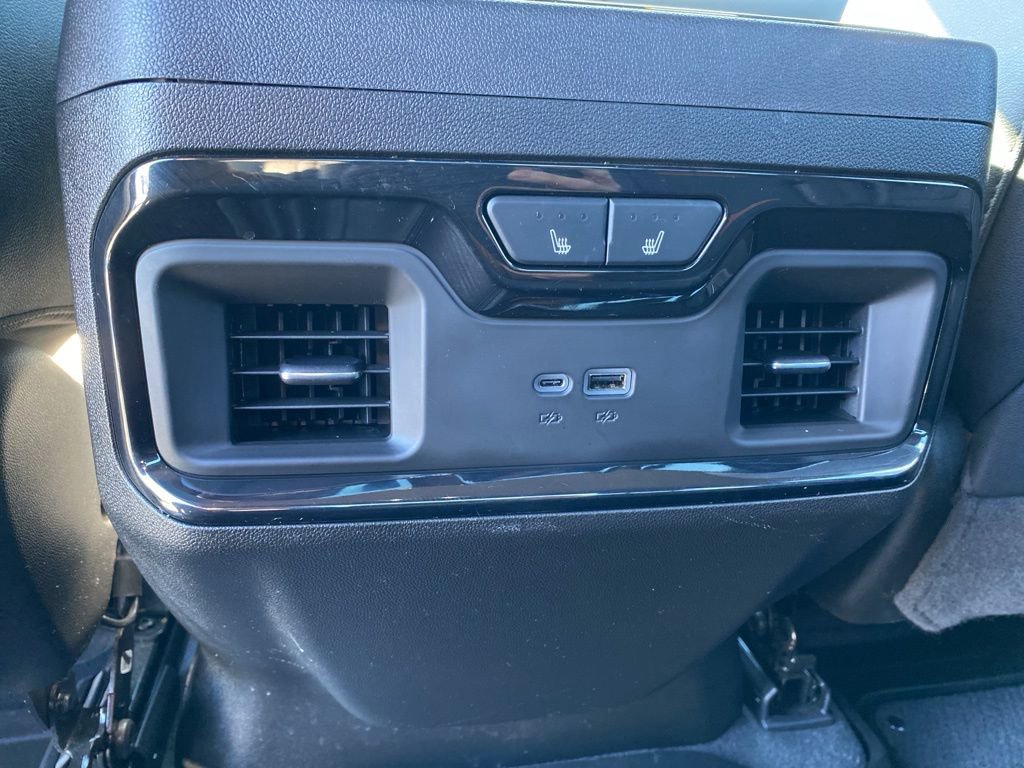 Used 2025 GMC Sierra 2500 AT4 image 32