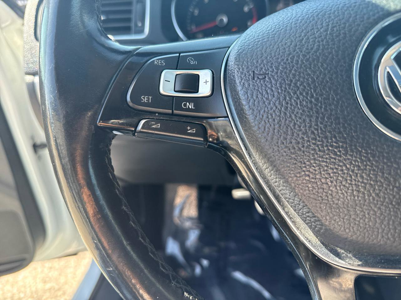 Used 2017 Volkswagen Jetta SE image 16