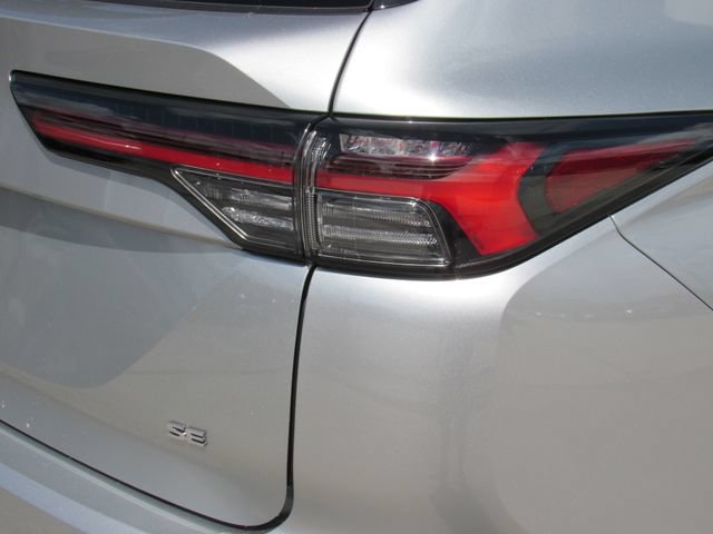New 2026 Mitsubishi Outlander SE FWD image 13