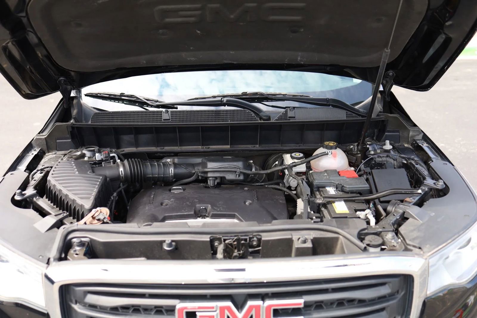 Used 2018 GMC Acadia SLE w/ LPO, Black Accent Package image 42