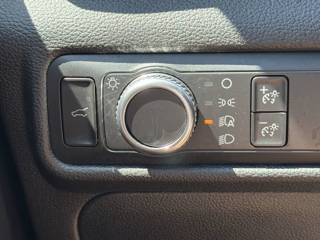 Certified 2021 Ford Explorer XLT RWD image 19