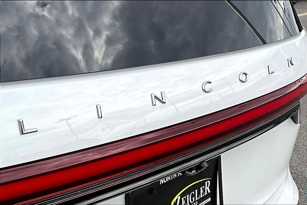 Used 2025 Lincoln Aviator Reserve w/ Jet Appearance Package AWD/4WD image 32