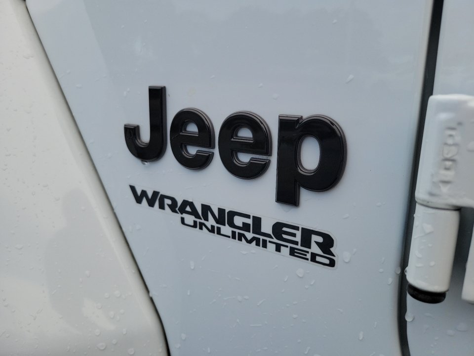 Used 2021 Jeep Wrangler Unlimited Sahara AWD/4WD image 18