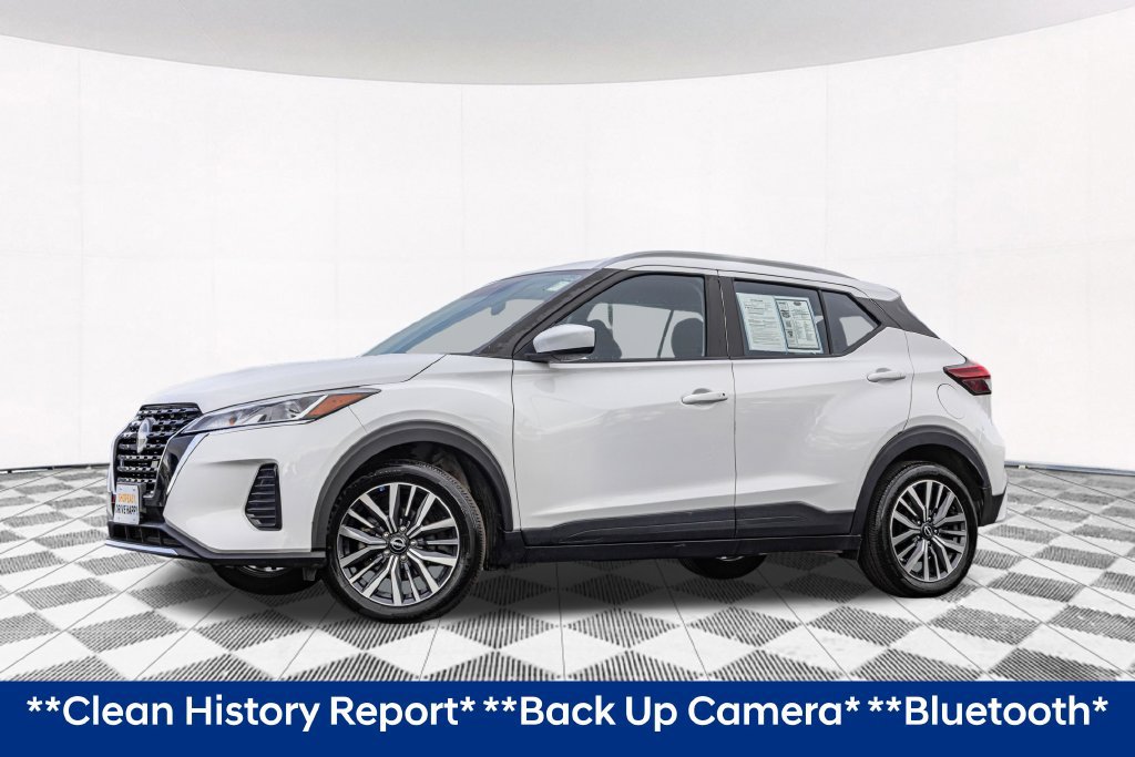 Used 2022 Nissan Kicks SV FWD image 2