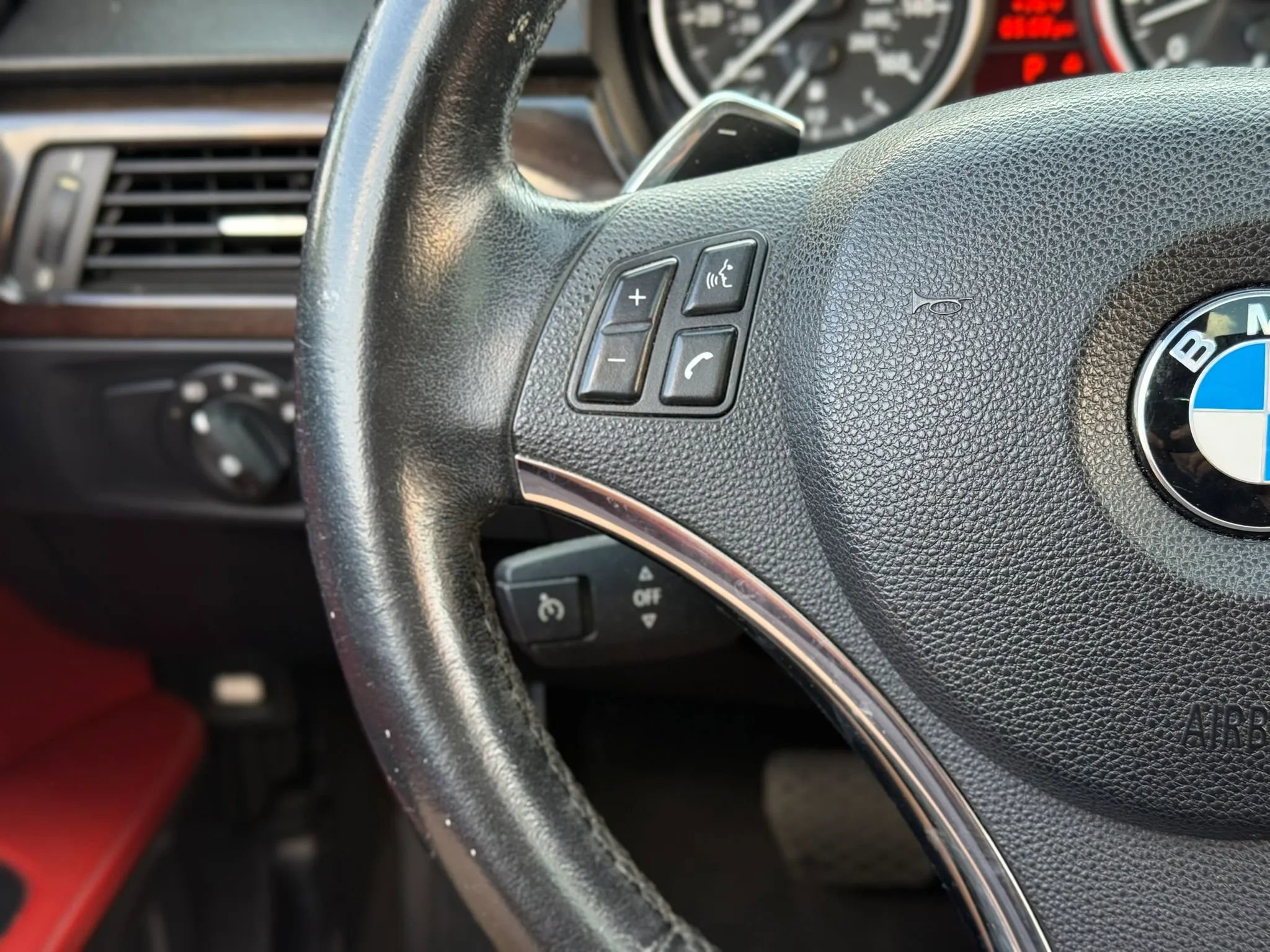 Used 2011 BMW 335i Coupe image 24