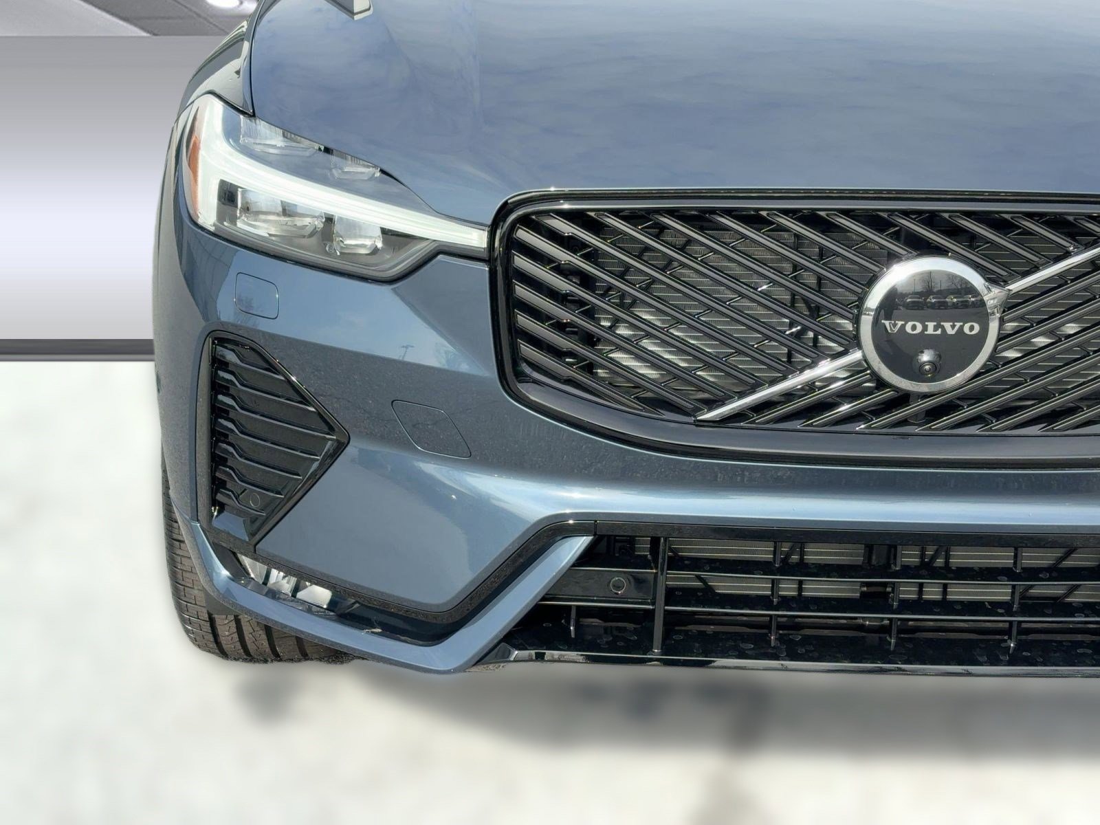 New 2026 Volvo XC60 B5 Ultra w/ Protection Package Premier image 11