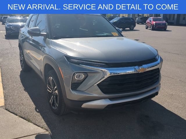 Used 2024 Chevrolet TrailBlazer LT w/ Driver Confidence Package AWD/4WD image 9