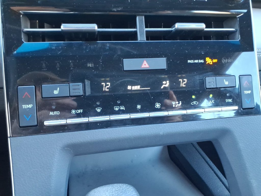 Used 2019 Toyota Avalon XLE w/ Moonroof Package FWD image 21