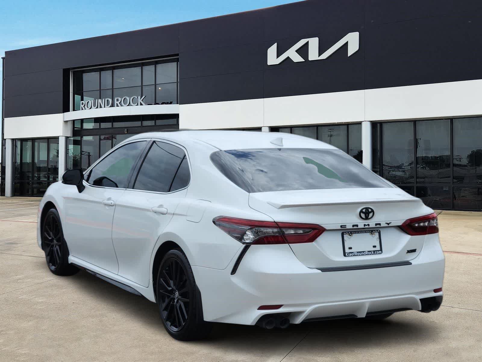 Used 2022 Toyota Camry XSE FWD image 5