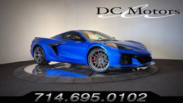 Used 2024 Chevrolet Corvette Z06 w/ Stealth Interior Trim Package RWD image 1