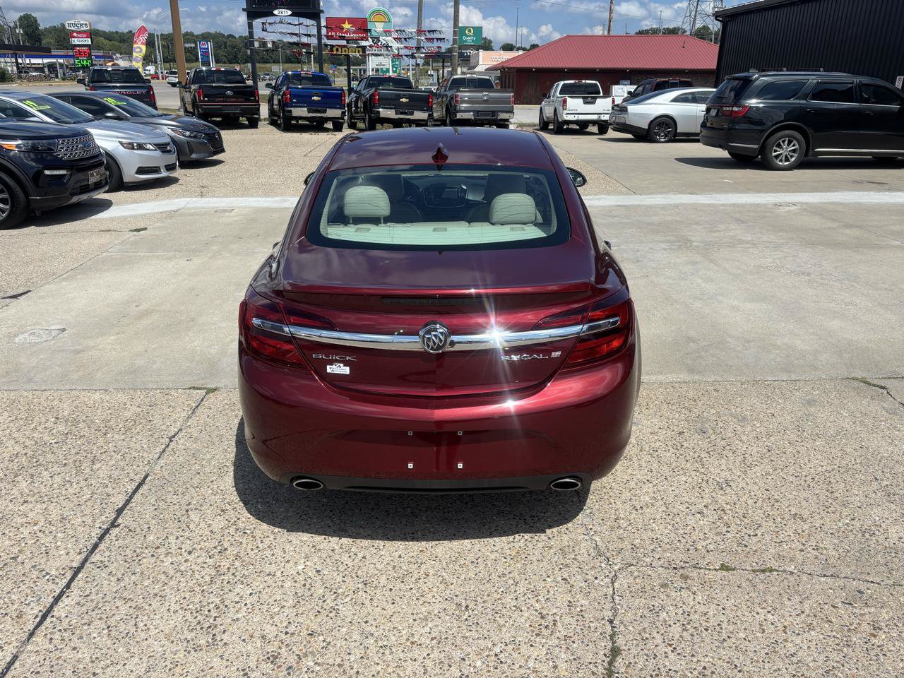 Used 2017 Buick Regal Sport Touring FWD image 3