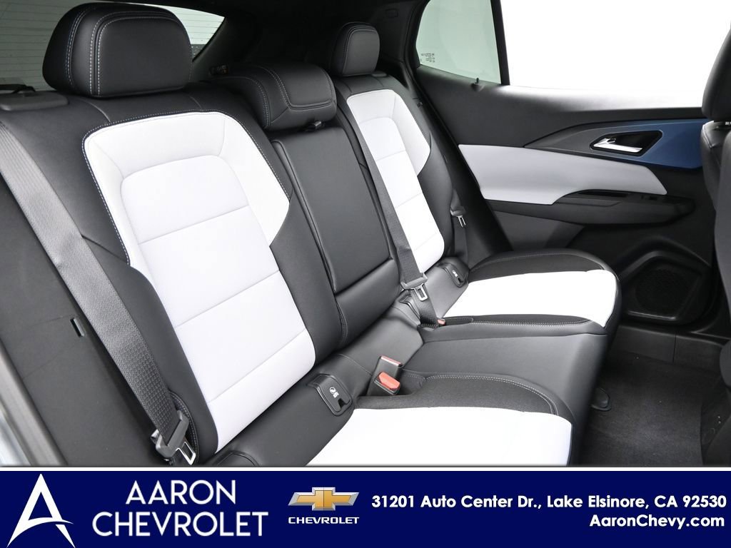 New 2026 Chevrolet Equinox EV LT w/ LPO, Blackout Package image 11