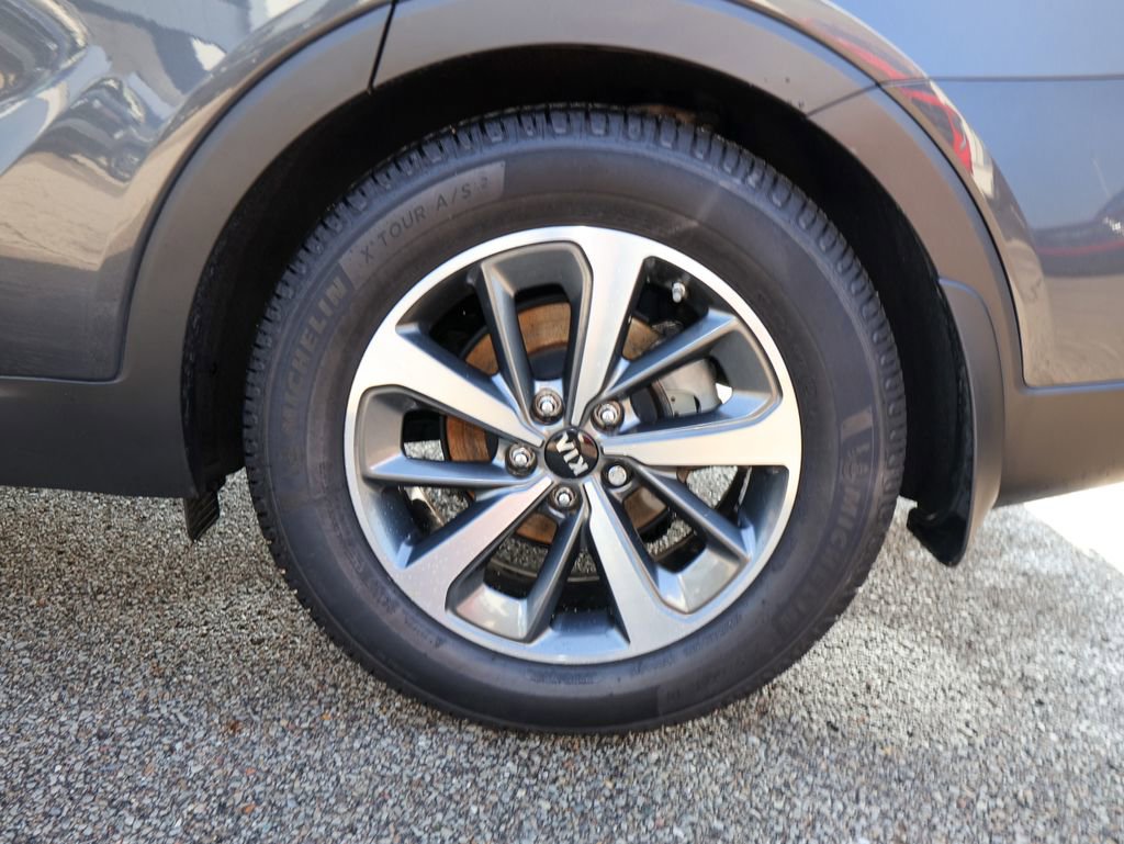 Used 2019 Kia Sorento EX image 31