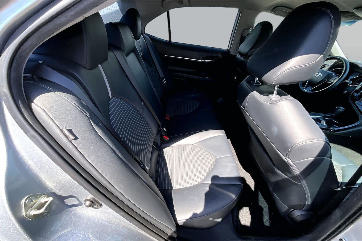Used 2020 Toyota Camry SE w/ Convenience Package FWD image 20