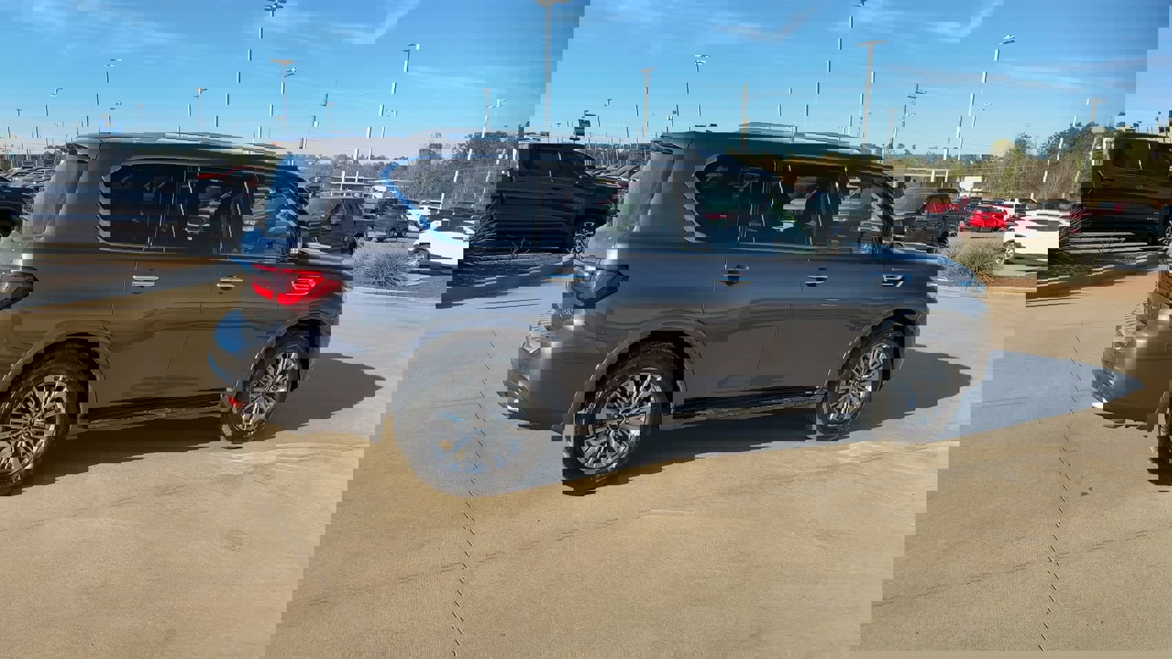 Used 2024 INFINITI QX80 Luxe image 8