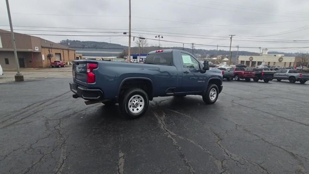 Used 2025 Chevrolet Silverado 3500 W/T image 9