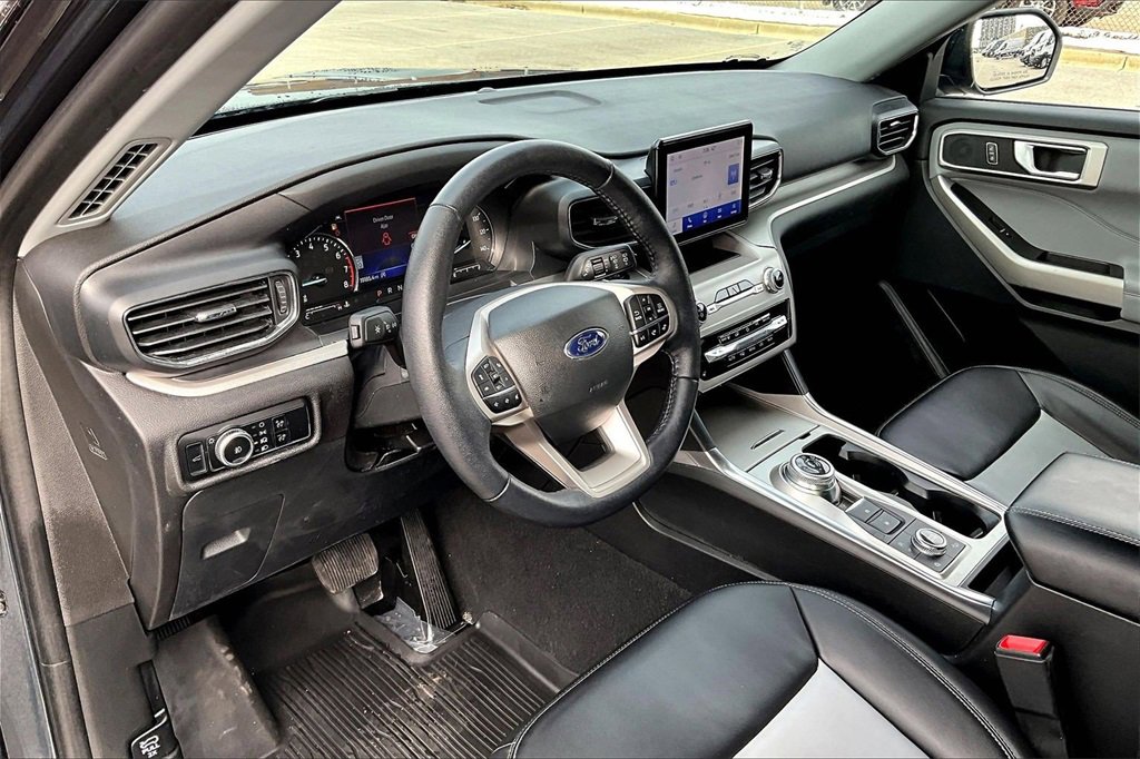 Used 2023 Ford Explorer XLT w/ Equipment Group 202A image 13