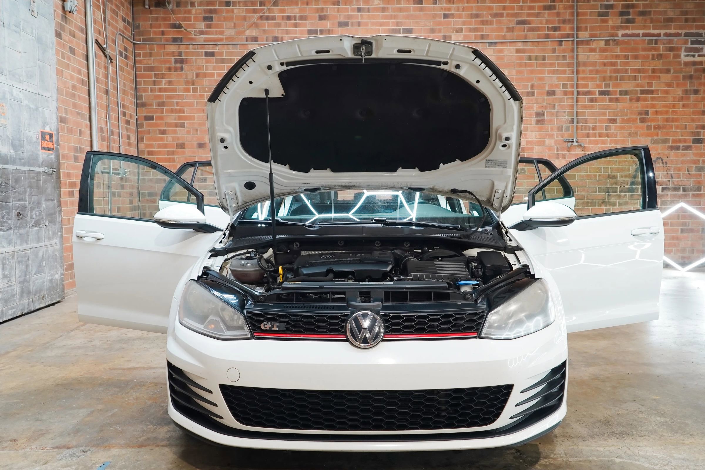 Used 2015 Volkswagen GTI S FWD image 25