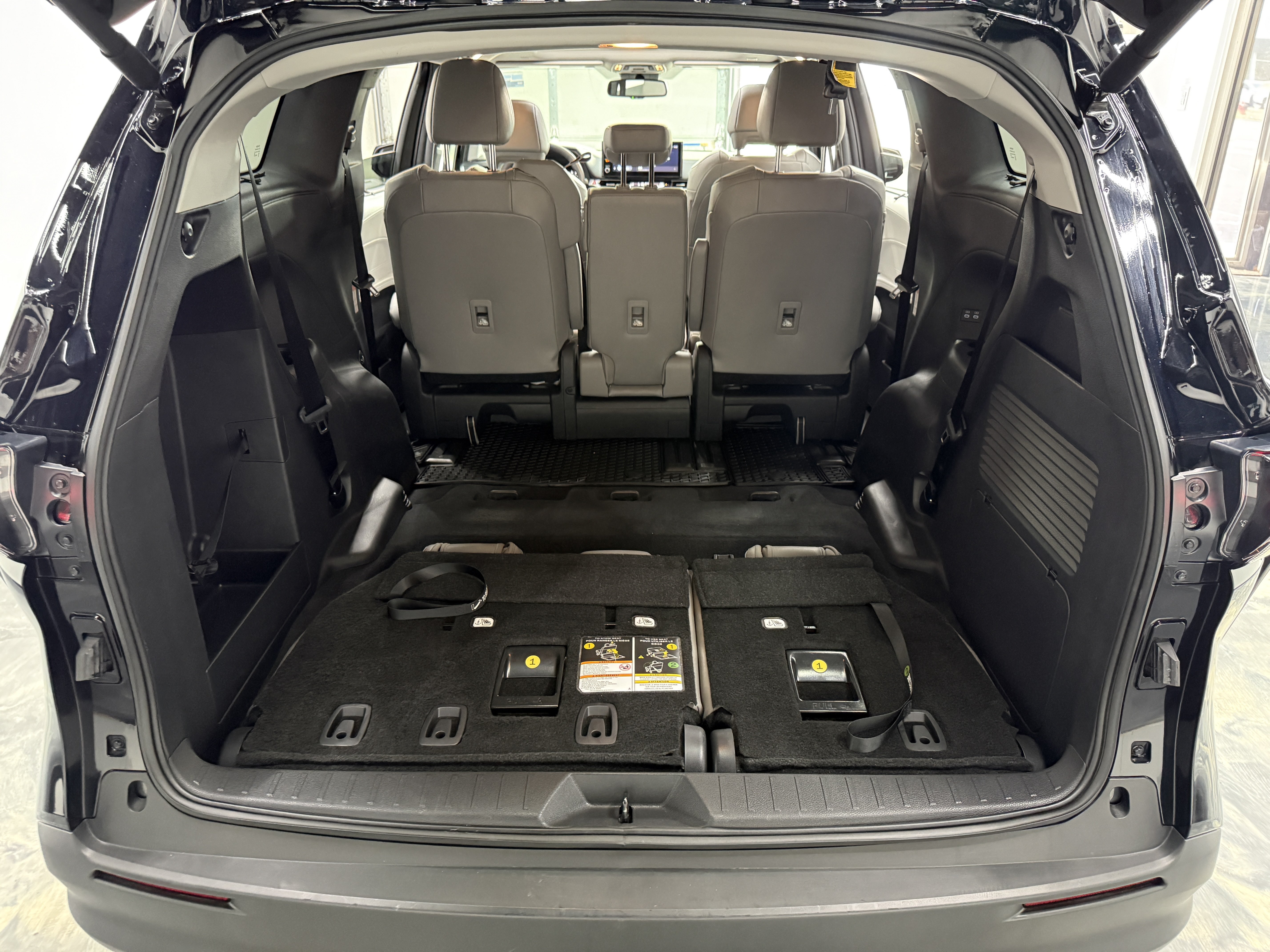 Used 2026 Toyota Sienna XLE FWD image 27