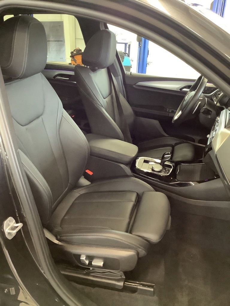 Used 2023 BMW X3 xDrive30i w/ Convenience Package AWD/4WD image 14