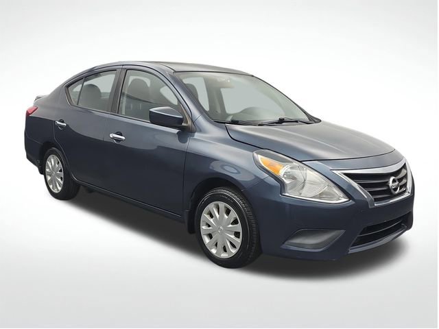 Used 2017 Nissan Versa SV image 2