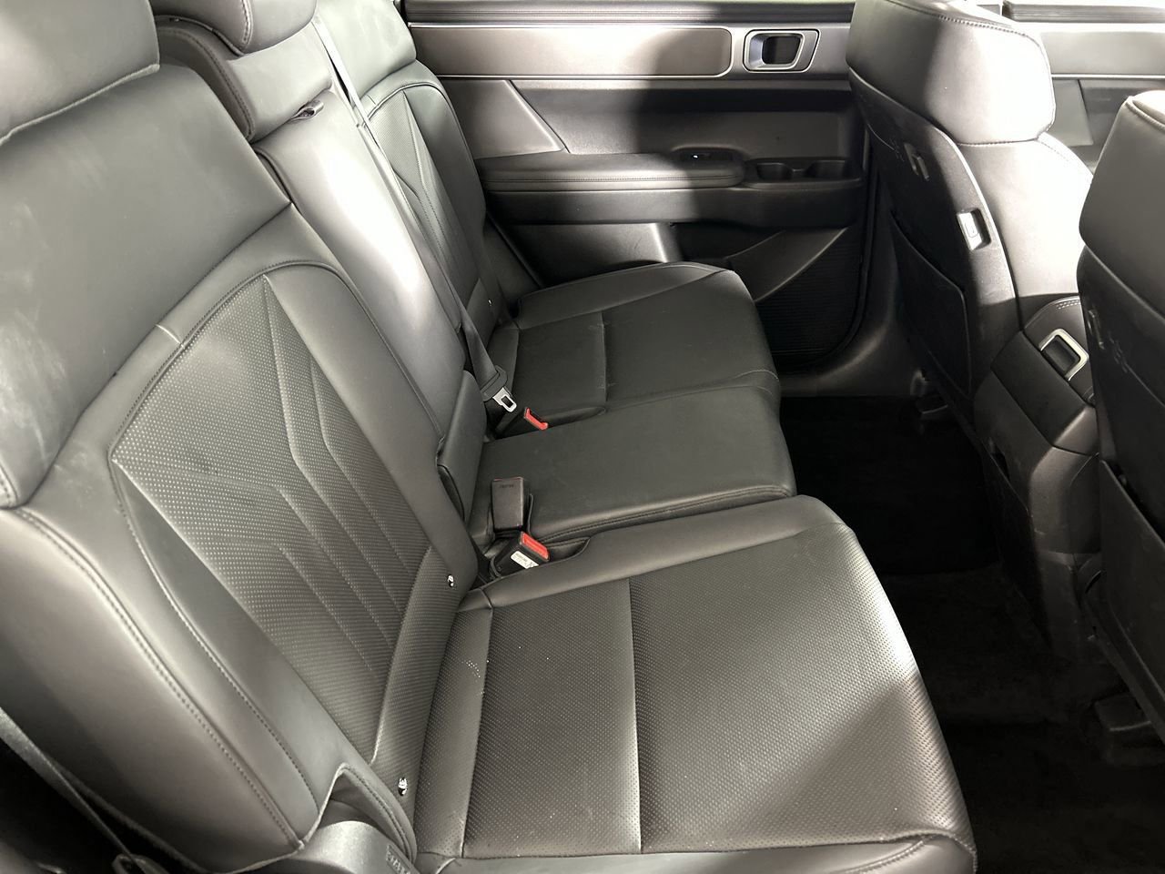 Used 2025 Hyundai Santa Fe SEL FWD image 24