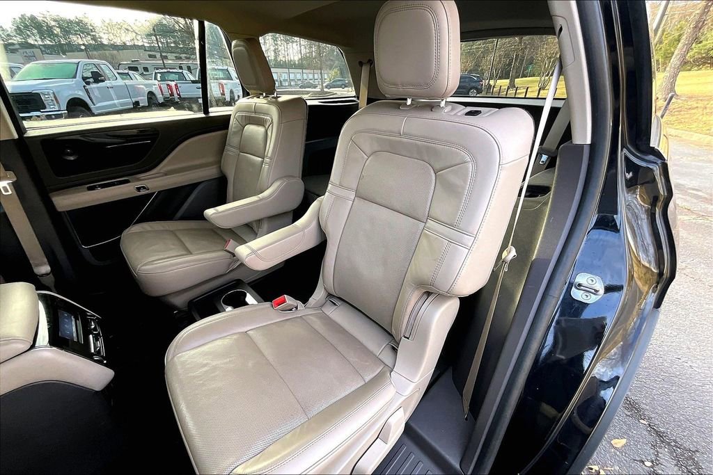 Used 2022 Lincoln Aviator Reserve w/ Equipment Group 201A RWD image 26