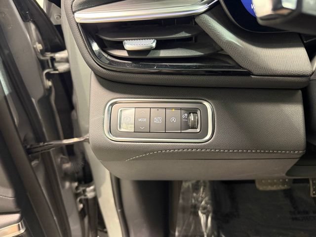 Used 2025 Buick Enclave Preferred w/ Power Package FWD image 21