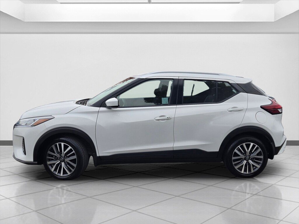 Used 2023 Nissan Kicks SV image 8