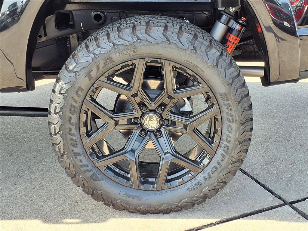 Used 2025 Ford F150 Lariat w/ Equipment Group 501A Mid image 32