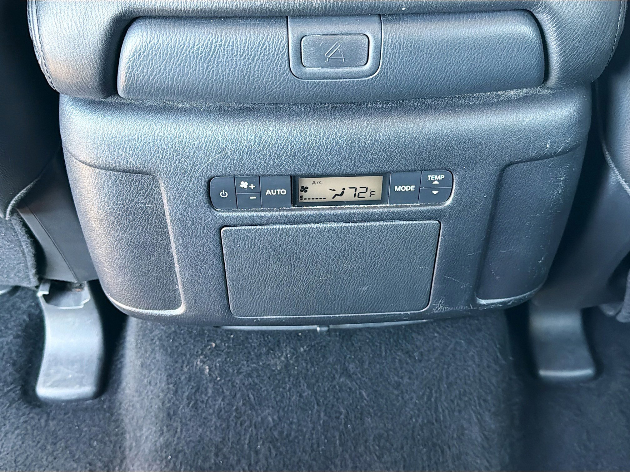 Used 2023 Nissan Armada SL w/ Captain's Chairs Package image 19