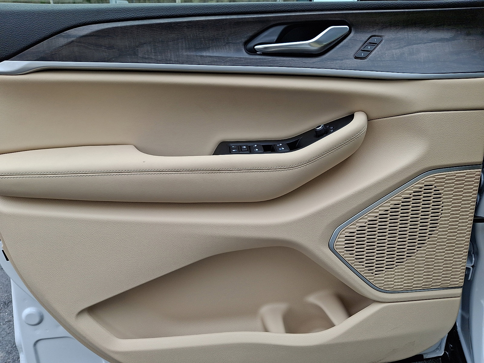 New 2026 Jeep Grand Cherokee Limited w/ Trailer Tow Package image 8