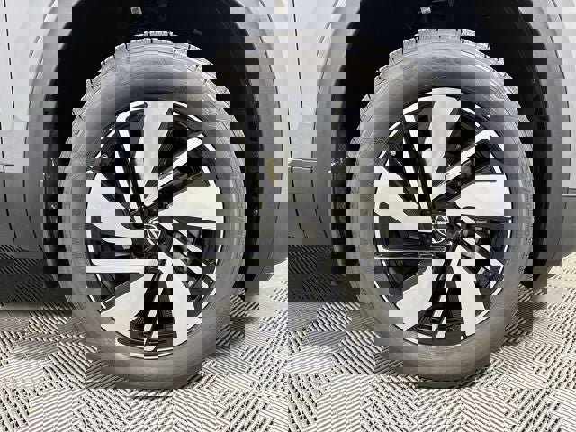 New 2026 Volkswagen Atlas SEL image 11