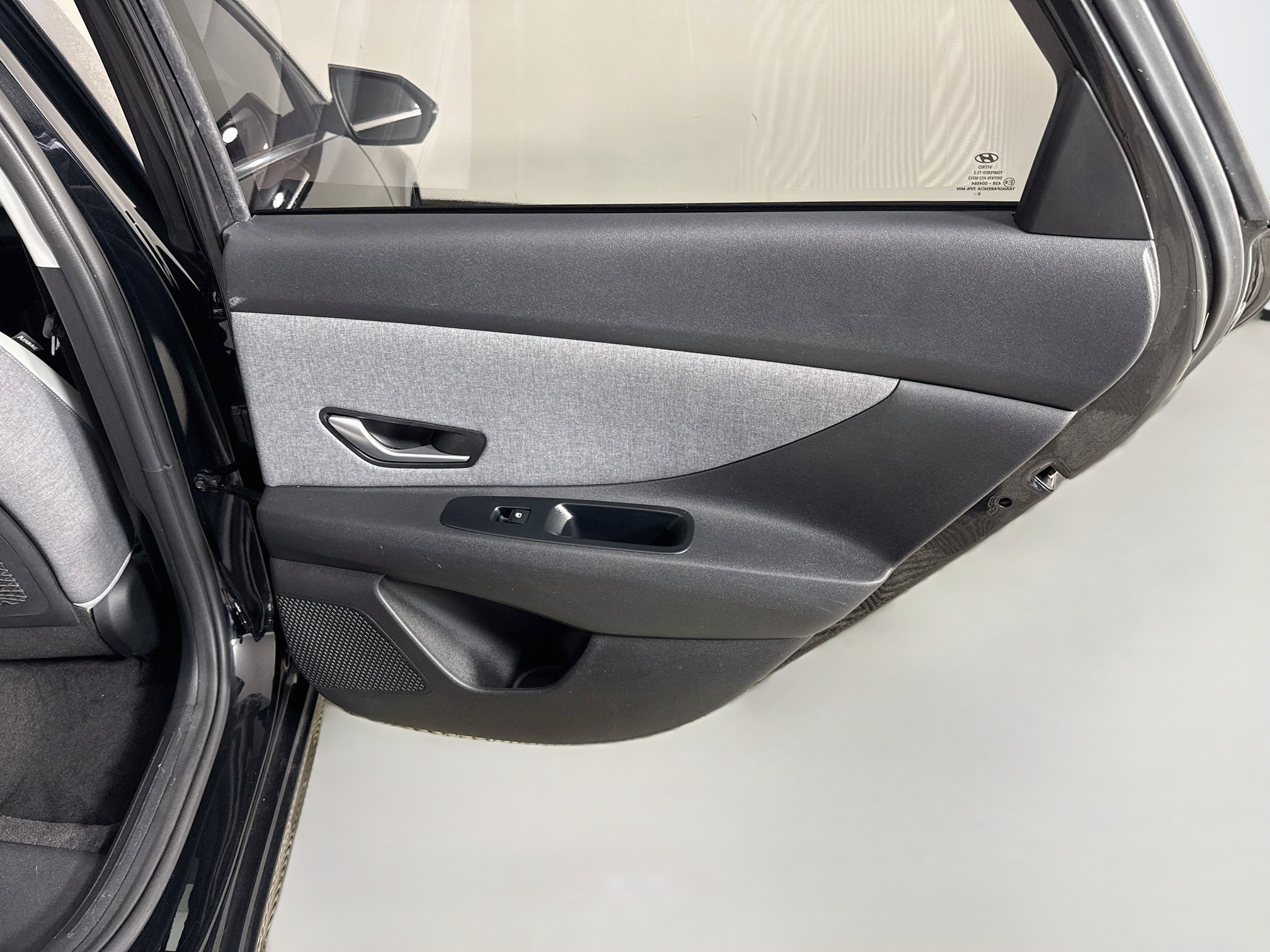 Used 2021 Hyundai Elantra Limited FWD image 28