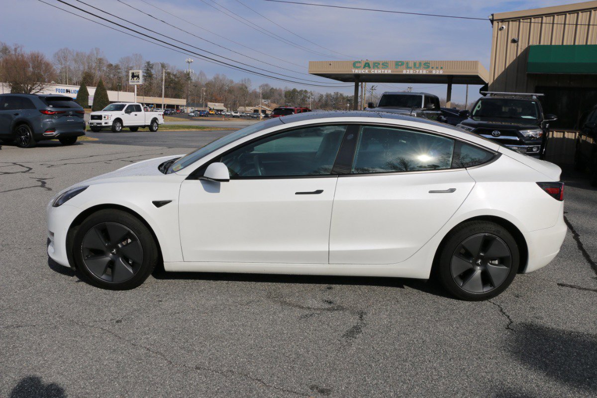 Used 2021 Tesla Model 3 Standard Range Plus image 2