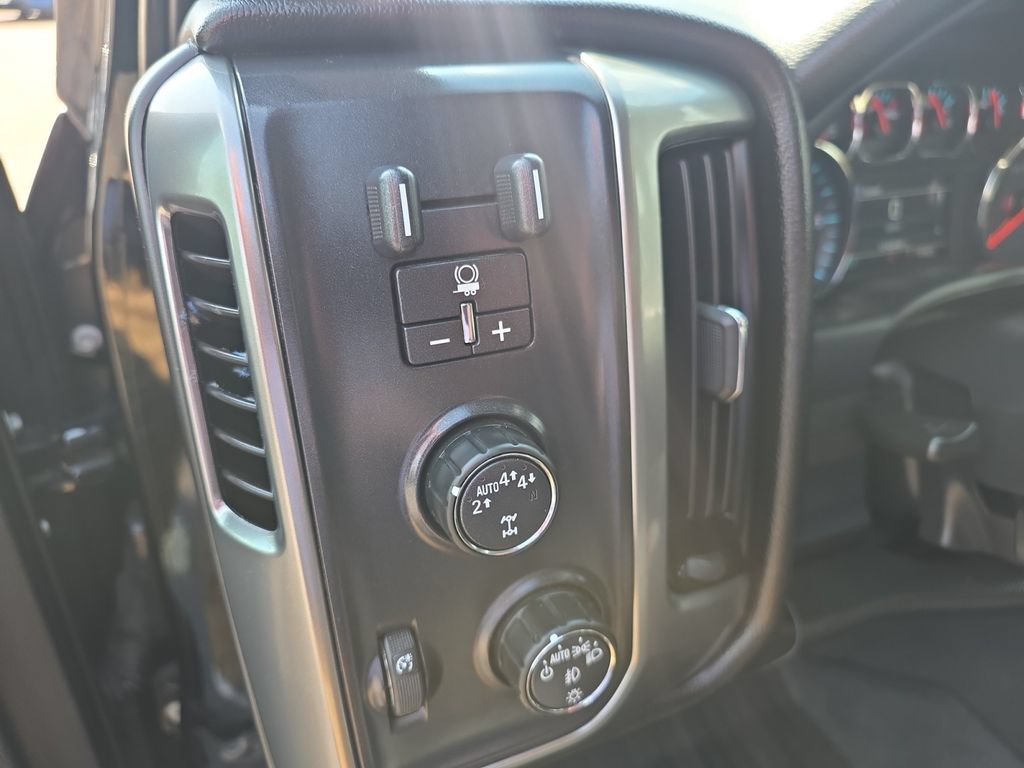 Used 2018 Chevrolet Silverado 1500 LT w/ All Star Edition AWD/4WD image 19