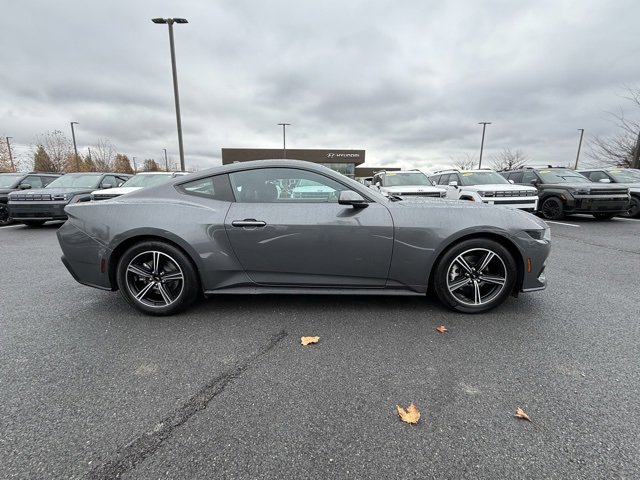 Used 2025 Ford Mustang Coupe image 2